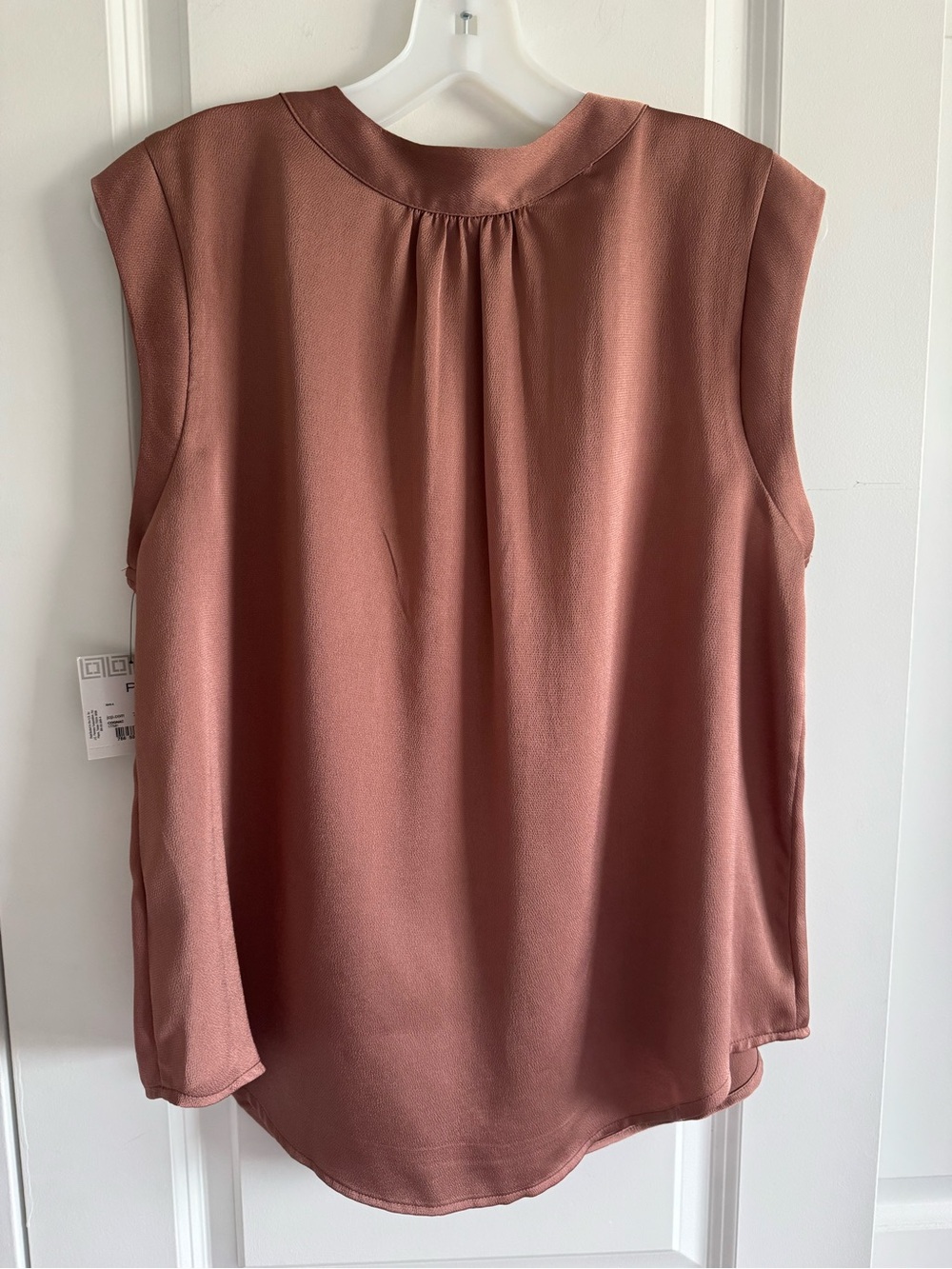Liz Claiborne Sleeveless Keyhole Blouse in Metallic Cognac - Picture 3 of 8